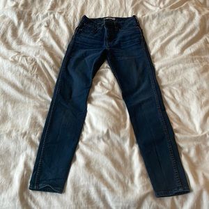 Like new Madewell 10 inch high rise skinny jeans size 26